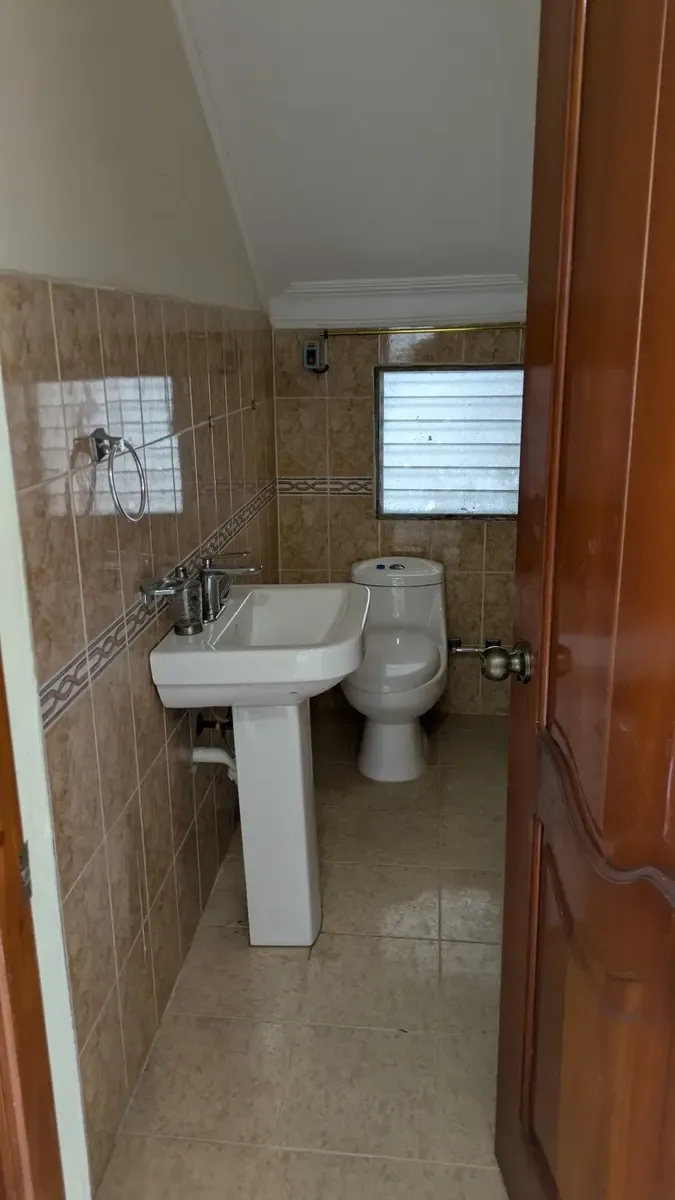 Casa de 4 habitaciones con piscina en La Moraleja, Santiago, foto 7