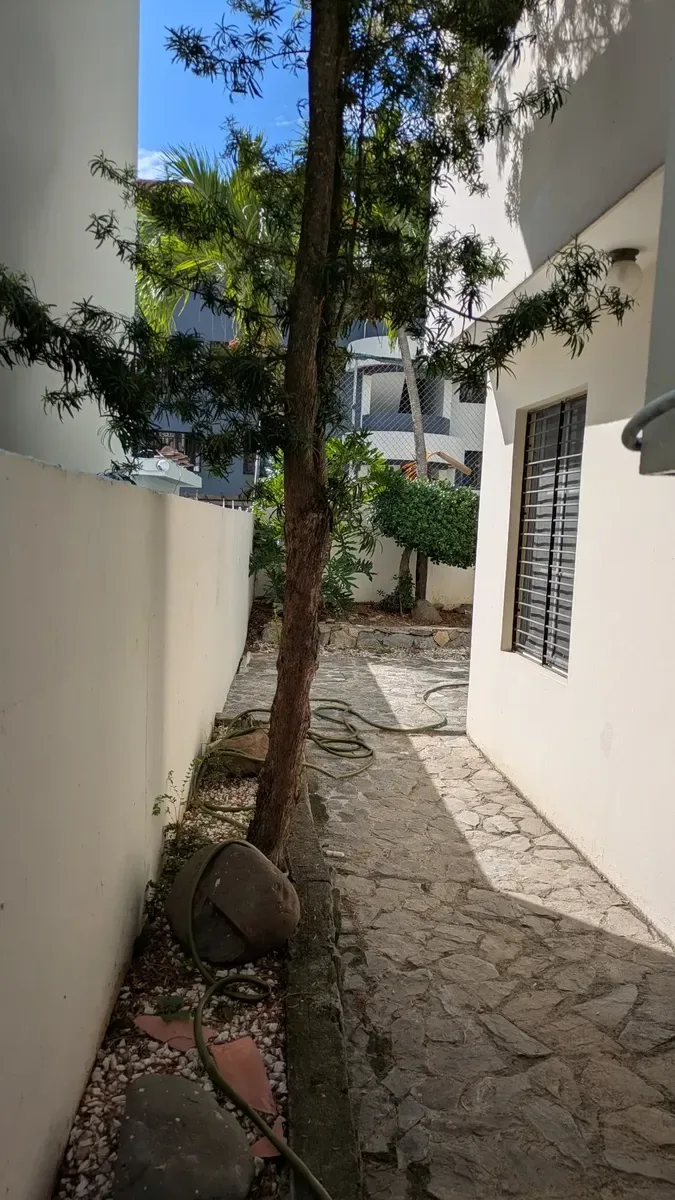 Casa de 4 habitaciones con piscina en La Moraleja, Santiago, foto 3